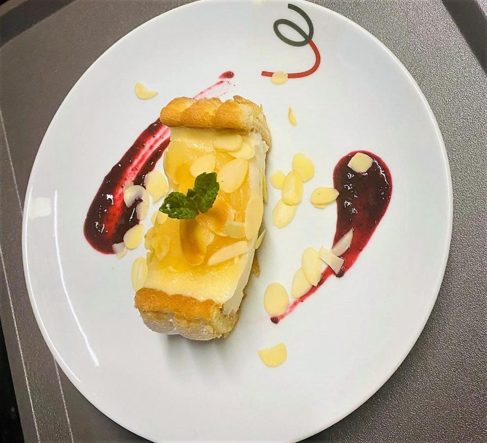 Hotel Restaurant Kyriad De Peronne מראה חיצוני תמונה